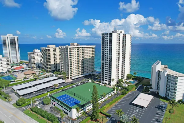 $3,350 | 5420 North Ocean Drive, Unit 1803, Singer Island, FL 33404