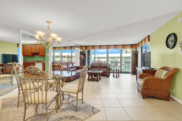 $3,350 | 5420 North Ocean Drive, Unit 1803, Singer Island, FL 33404