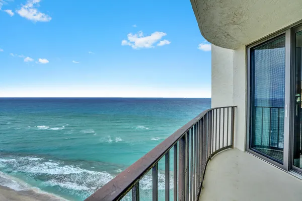 $3,350 | 5420 North Ocean Drive, Unit 1803, Singer Island, FL 33404