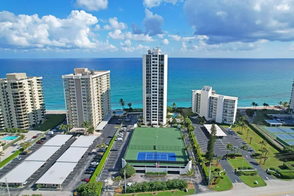$3,350 | 5420 North Ocean Drive, Unit 1803, Singer Island, FL 33404