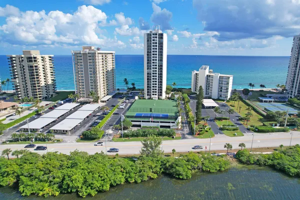 $3,350 | 5420 North Ocean Drive, Unit 1803, Singer Island, FL 33404