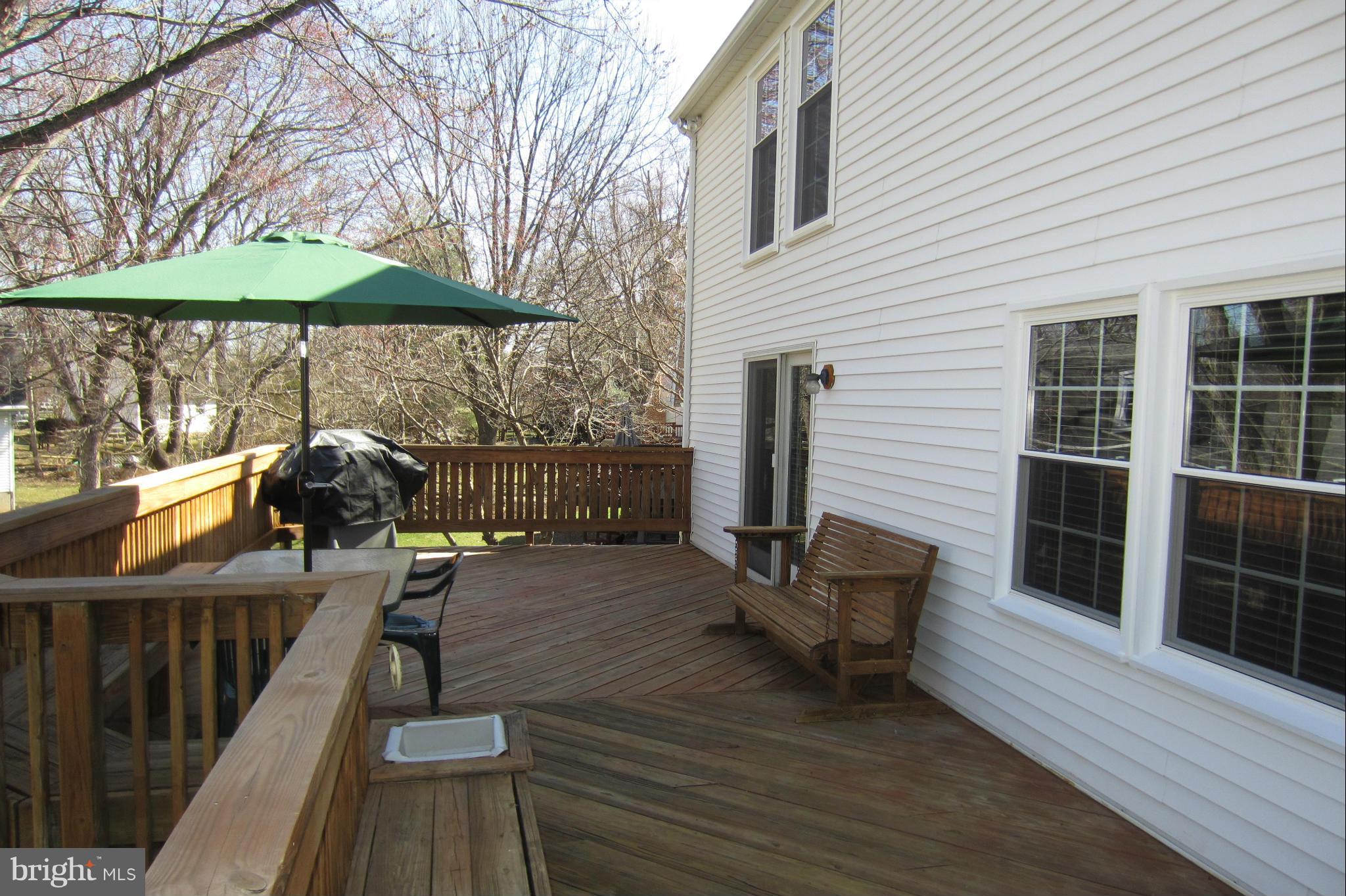9914 Manet Road Burke, VA 22015 - Photo 22 of 22 Exterior (Rear)