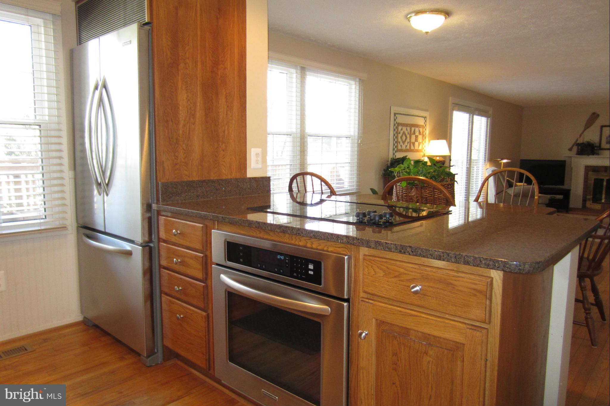 9914 Manet Road Burke, VA 22015 - Photo 7 of 22 Kitchen