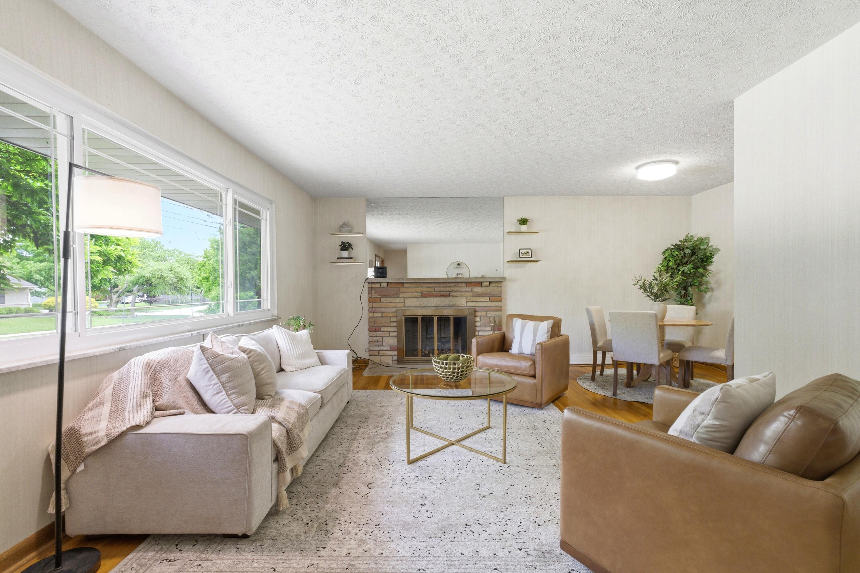 1461 Ridgeview Road Columbus, OH 43221 - Photo 11 of 48 Large Family Room/Living Space perfect for relaxing