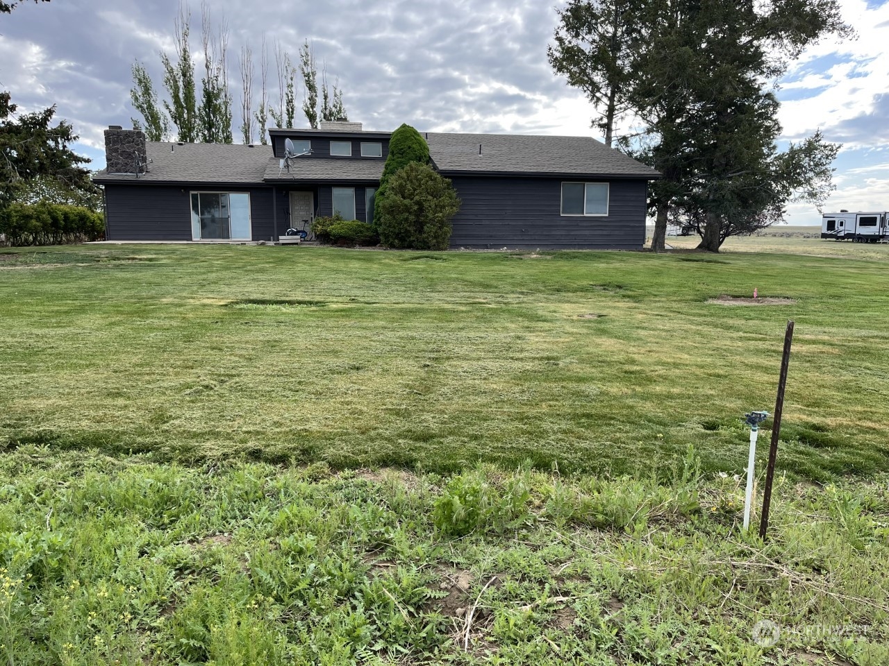 701 Holmason Road Sunnyside, WA 98944 - Photo 1 of 1 a view of a house with a yard