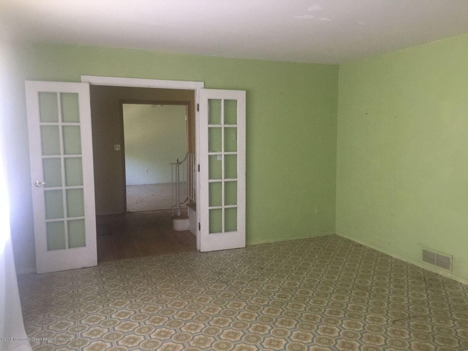 95 Newbury Road Howell, NJ 07731 - Photo 3 of 17 Photo 95 Newbury 6_preview