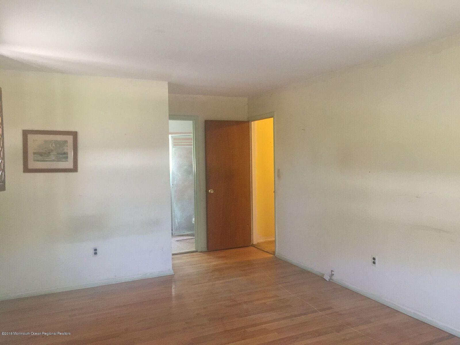 95 Newbury Road Howell, NJ 07731 - Photo 5 of 17 Photo 95 Newbury 9_preview