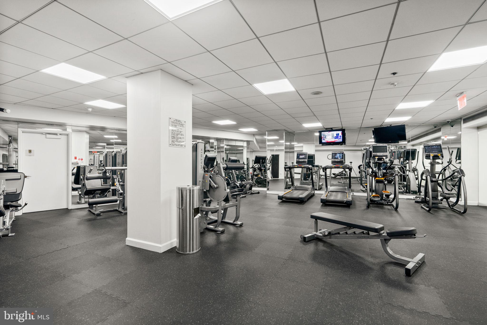 601 Pennsylvania Avenue Northwest, Unit 1502N Washington, DC 20004 - Photo 16 of 22 Well-equip gym with showers and sauna