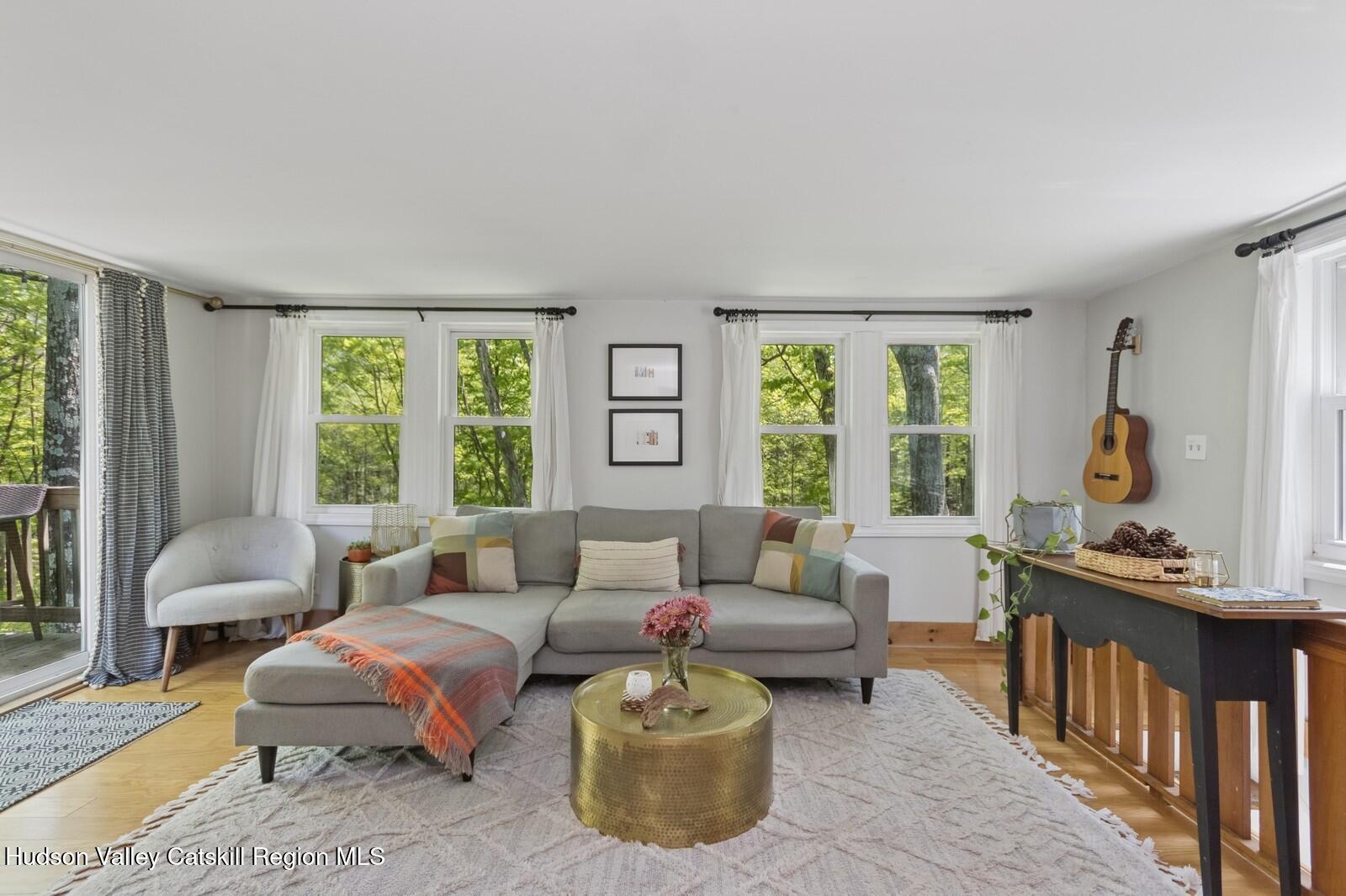 194 High Falls Road Saugerties, NY 12477 - Photo 2 of 37 Living room