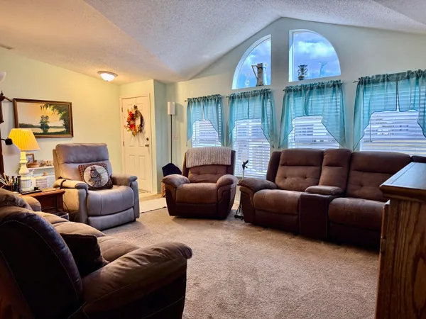 $349,000 | 2091 Southeast 24th Boulevard, Okeechobee, FL 34974