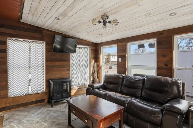 $349,000 | 16309 66th Court, Tinley Park, IL 60477