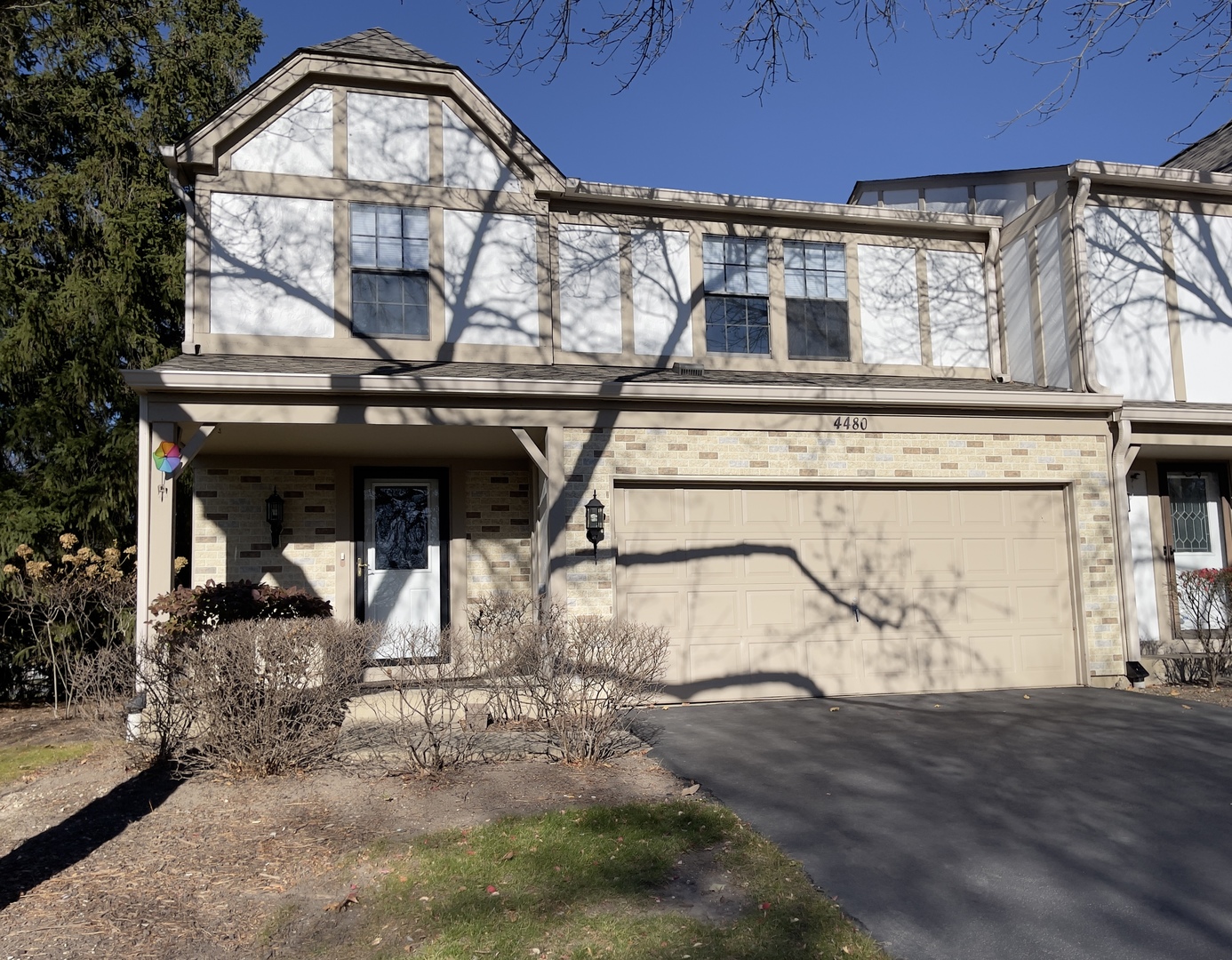 4480 Opal Drive Hoffman Estates, IL 60192 - Photo 2 of 18 a view of a fireplace