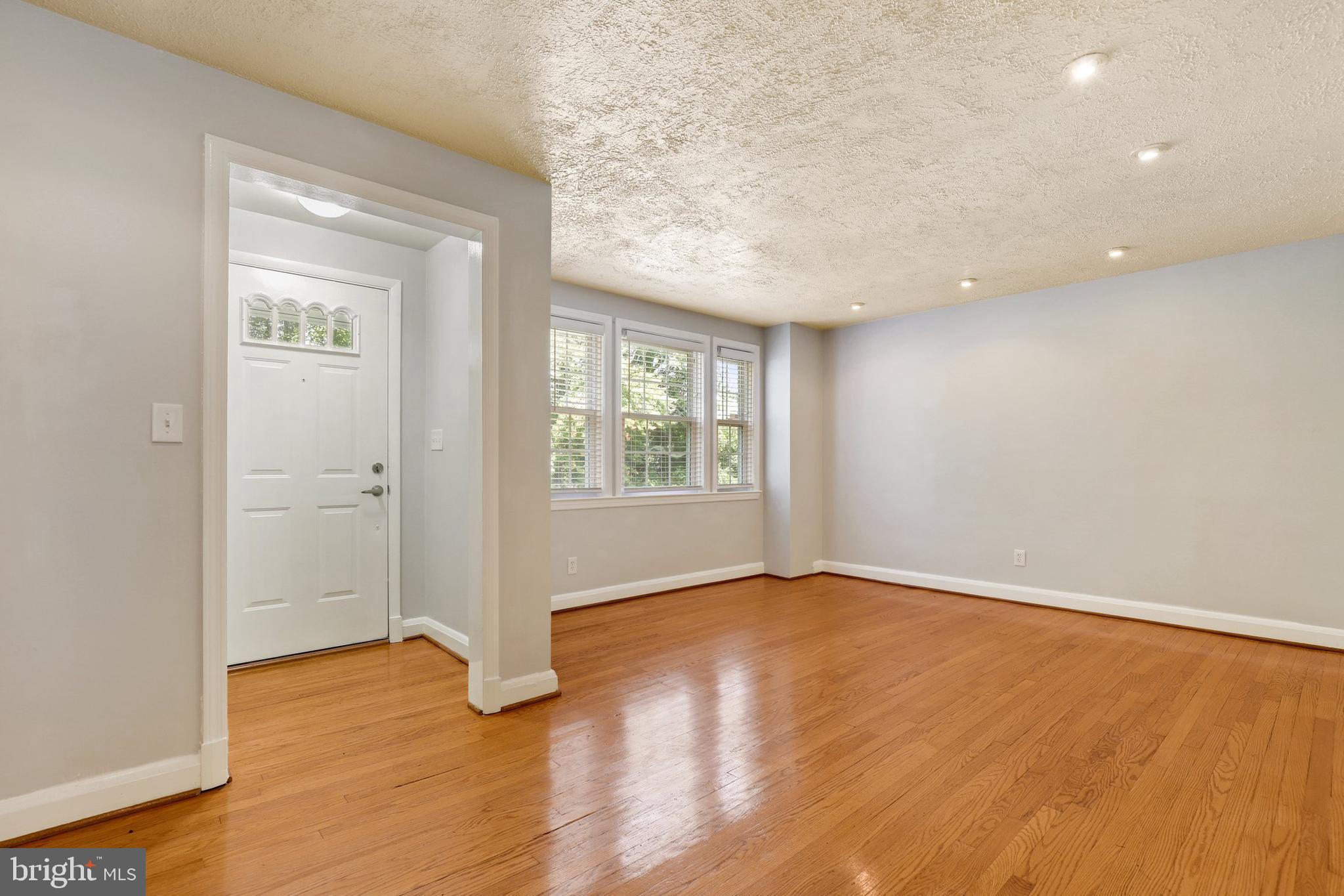 1177 Granville Road Baltimore, MD 21207 - Photo 3 of 29