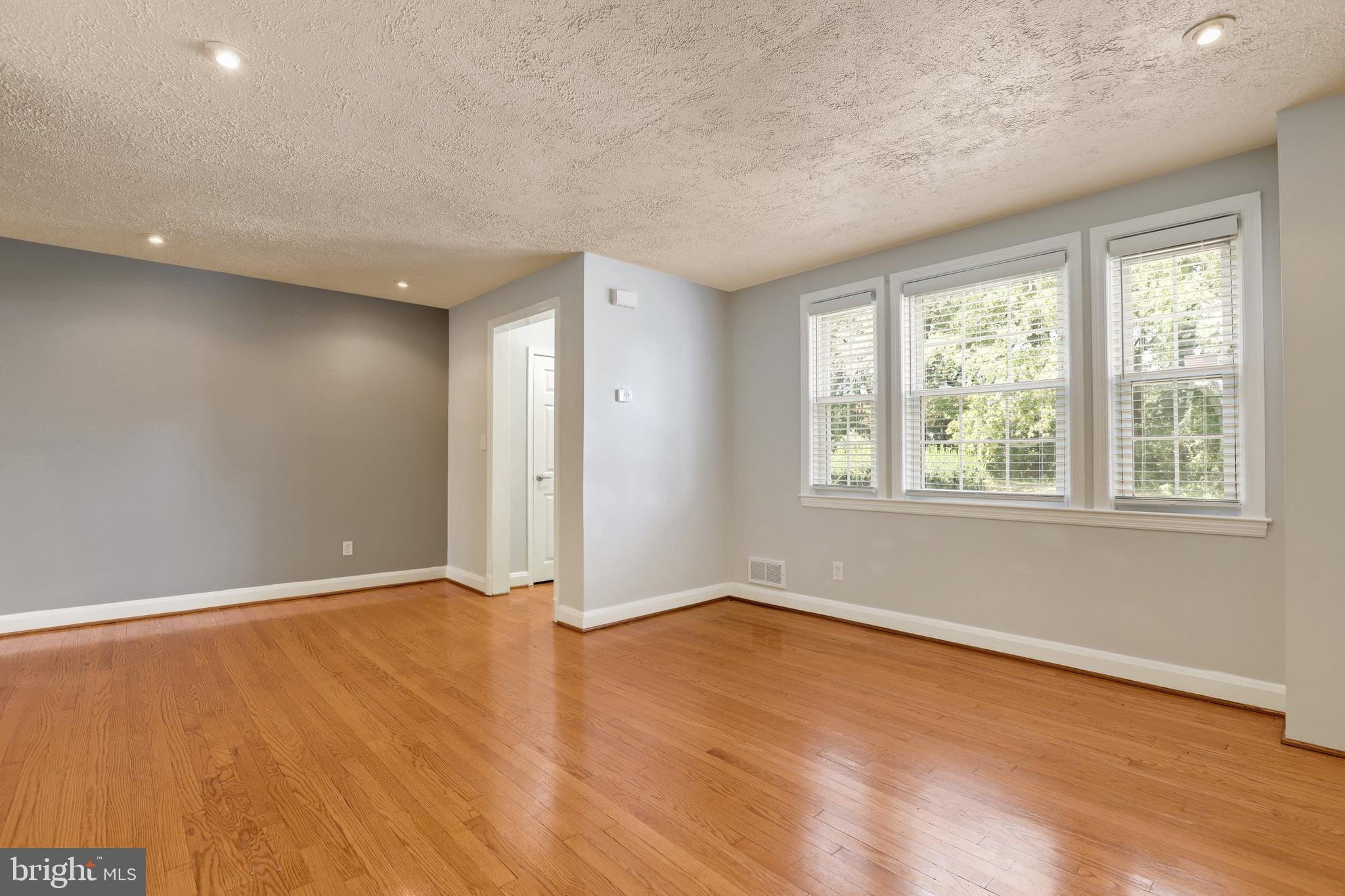 1177 Granville Road Baltimore, MD 21207 - Photo 4 of 29