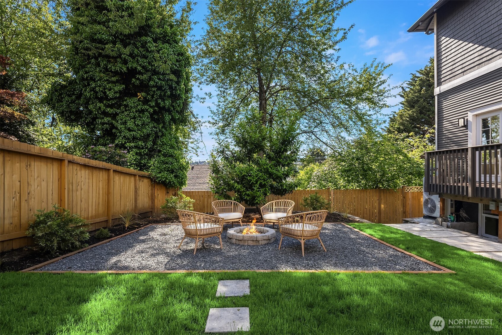 1307 West Boston Street Seattle, WA 98119 - Photo 3 of 30
