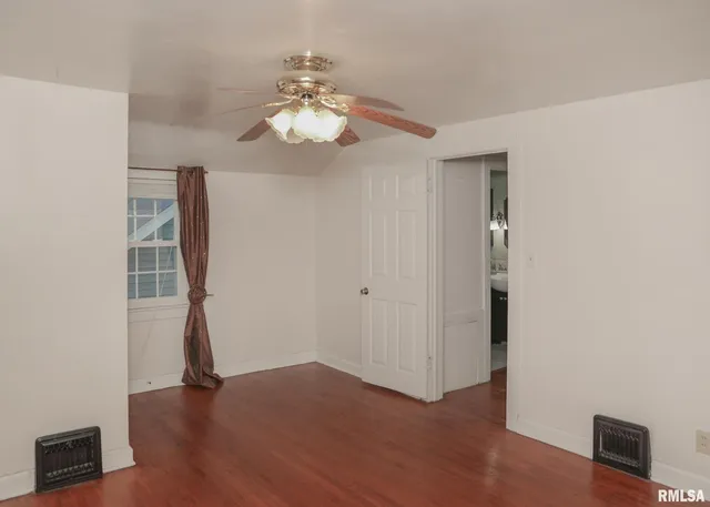 $152,000 | 421 10th Street, Unit A, Silvis, IL 61282