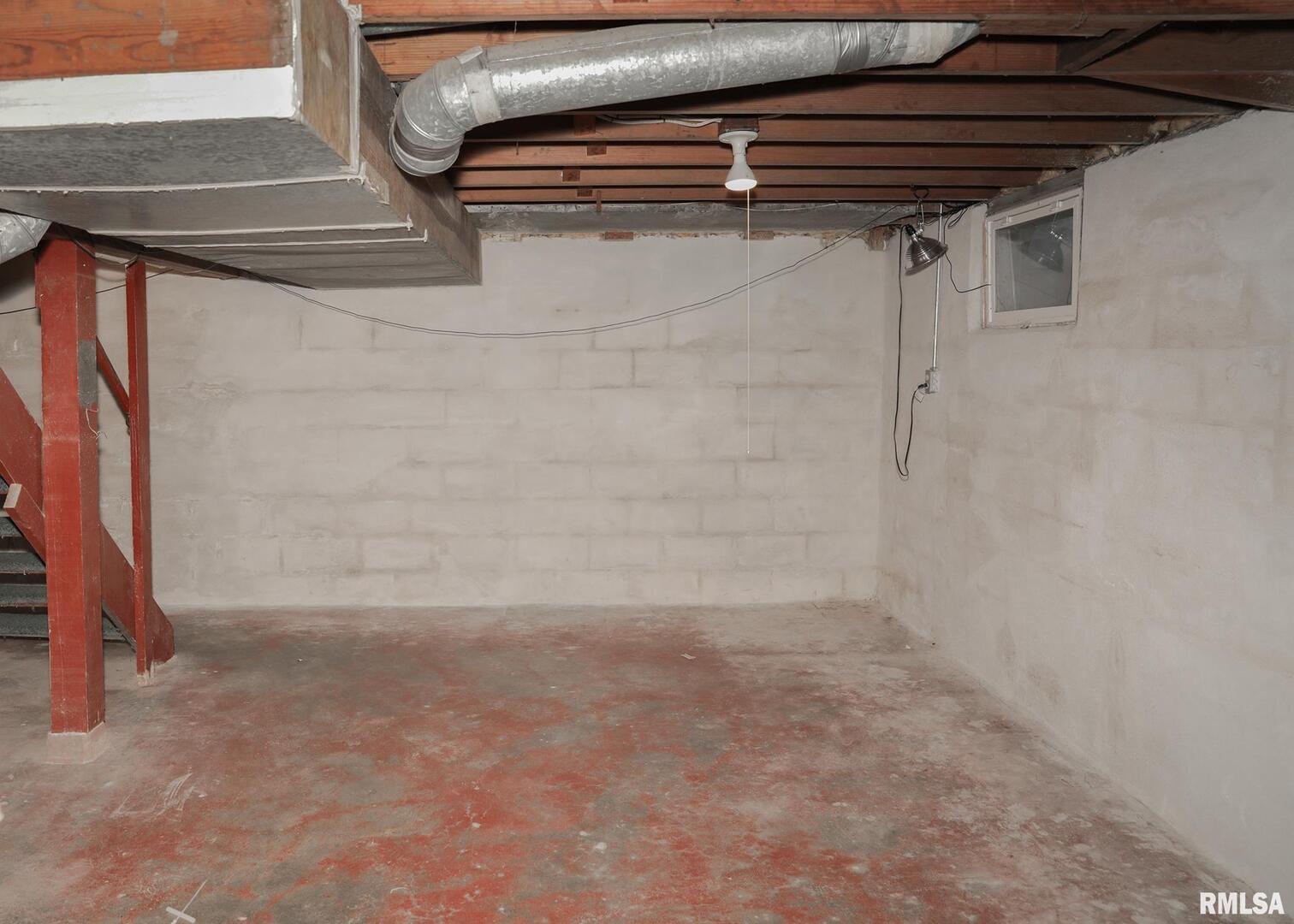 421 10th Street, Unit A Silvis, IL 61282 - Photo 30 of 37 a view of small space
