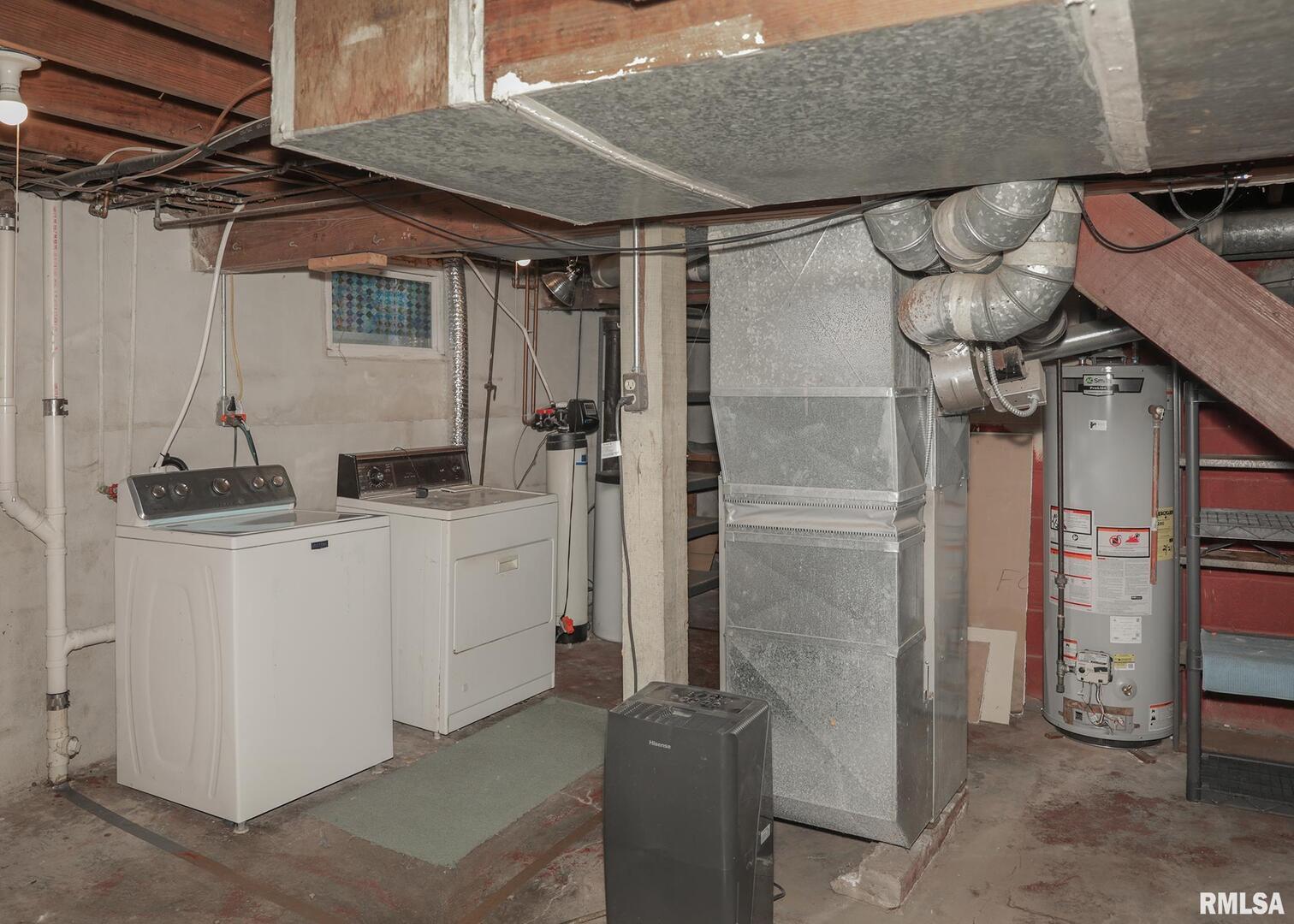 421 10th Street, Unit A Silvis, IL 61282 - Photo 31 of 37 a view of a storage & utility room