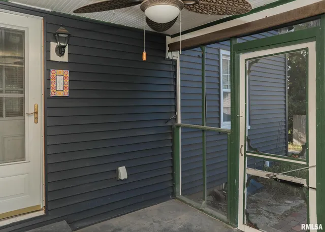 $152,000 | 421 10th Street, Unit A, Silvis, IL 61282