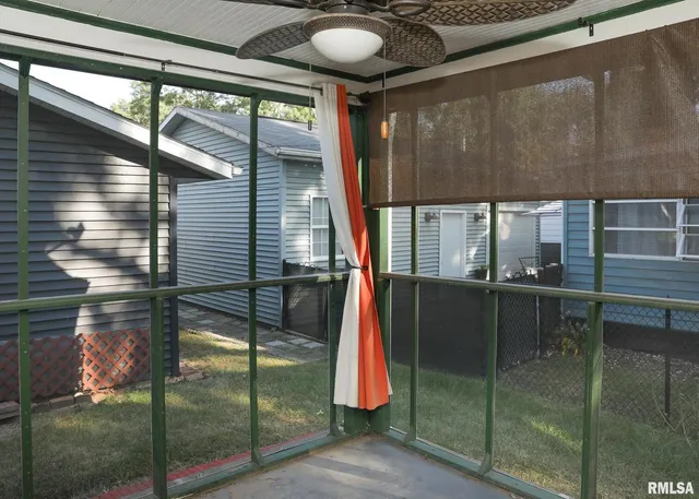 $152,000 | 421 10th Street, Unit A, Silvis, IL 61282