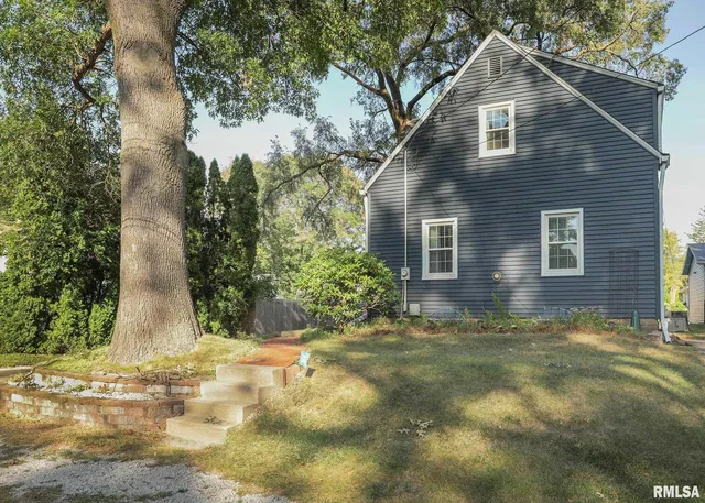 $152,000 | 421 10th Street, Unit A, Silvis, IL 61282