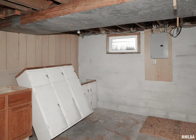 $152,000 | 421 10th Street, Unit A, Silvis, IL 61282