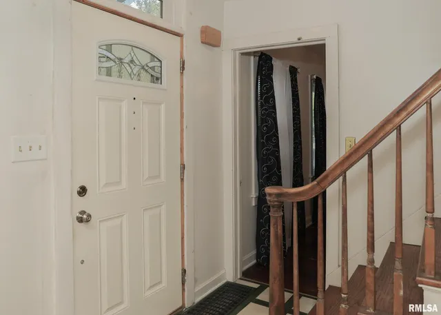 $152,000 | 421 10th Street, Unit A, Silvis, IL 61282