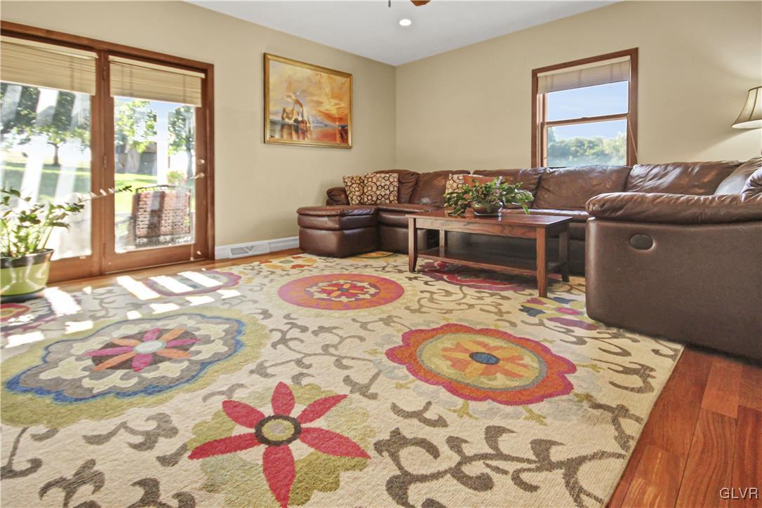10036 Weiss Road Breinigsville, PA 18031 - Photo 13 of 44 Gallery Image 13