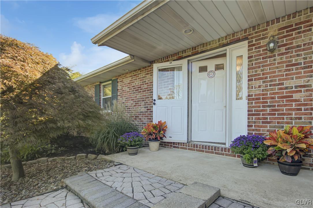 10036 Weiss Road Breinigsville, PA 18031 - Photo 2 of 44 Gallery Image 2