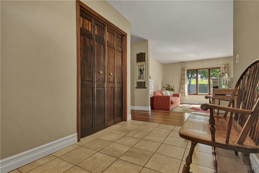 10036 Weiss Road Breinigsville, PA 18031 - Photo 4 of 44 Gallery Image 4
