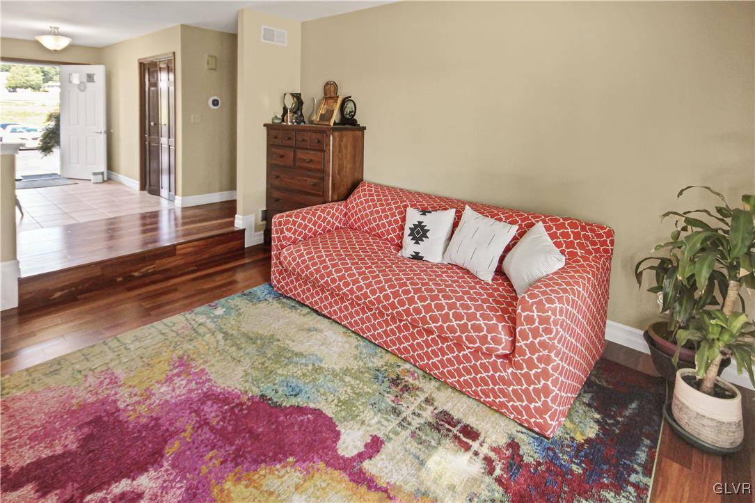 10036 Weiss Road Breinigsville, PA 18031 - Photo 5 of 44 Gallery Image 5