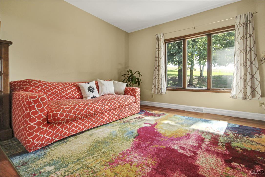 10036 Weiss Road Breinigsville, PA 18031 - Photo 6 of 44 Gallery Image 6