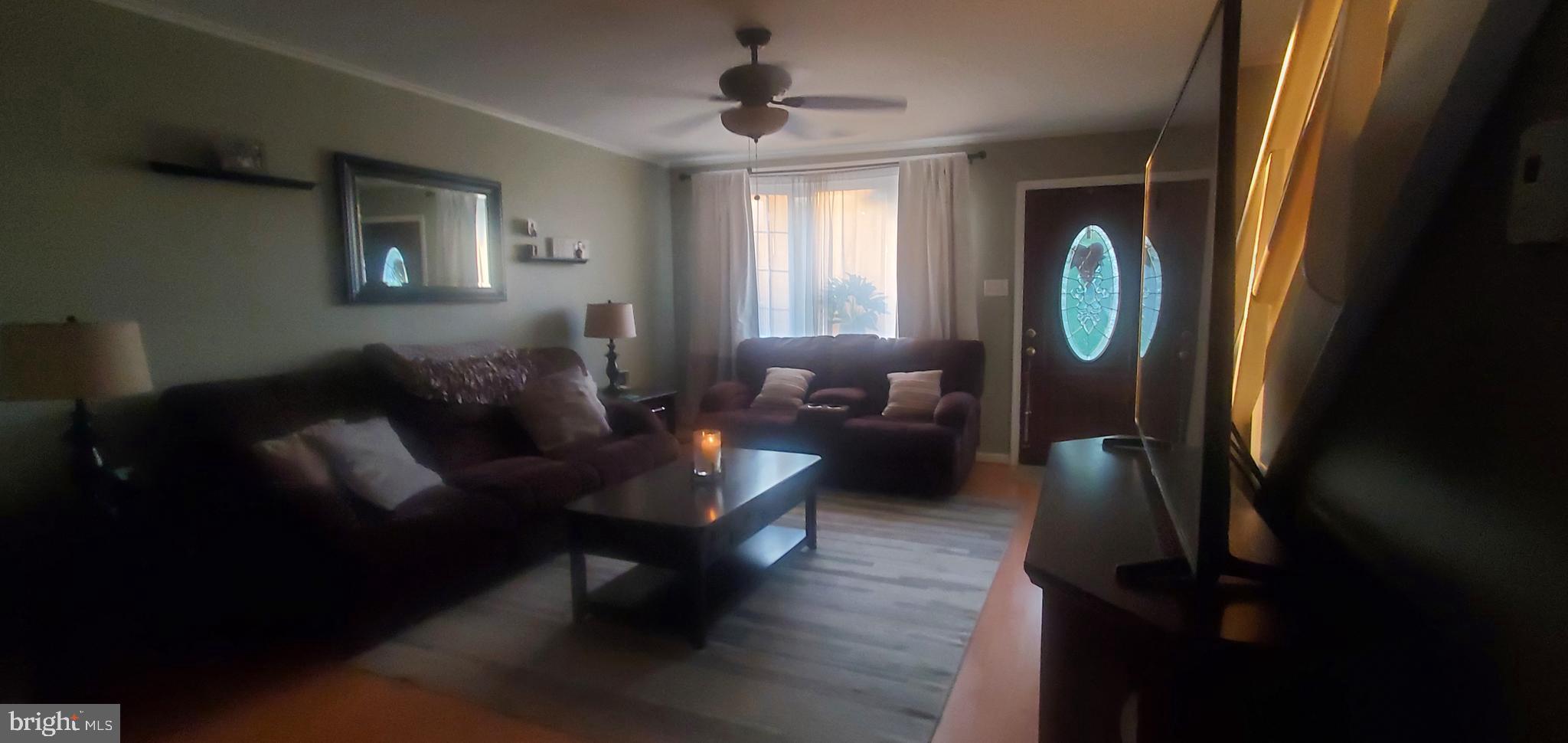3312 Fordham Road Philadelphia, PA 19114 - Photo 4 of 34 Living room