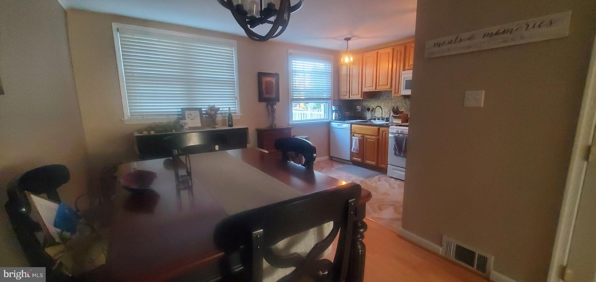 3312 Fordham Road Philadelphia, PA 19114 - Photo 9 of 34 Dining/kitchen