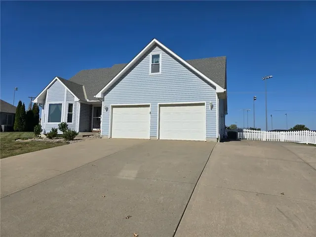 $340,000 | 603 West Kirkpatrick Street, Odessa, MO 64076