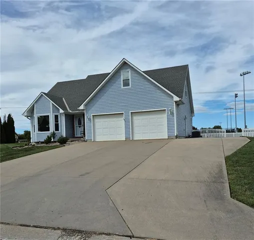 $340,000 | 603 West Kirkpatrick Street, Odessa, MO 64076