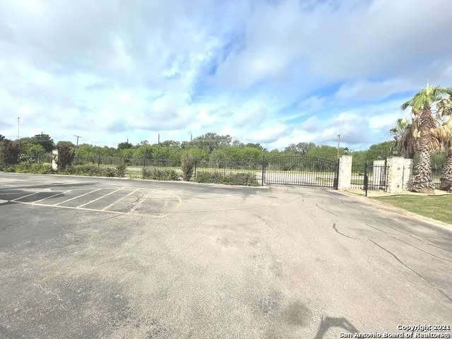 $29,500 | 133 Sutton Place, Uvalde, TX 78801