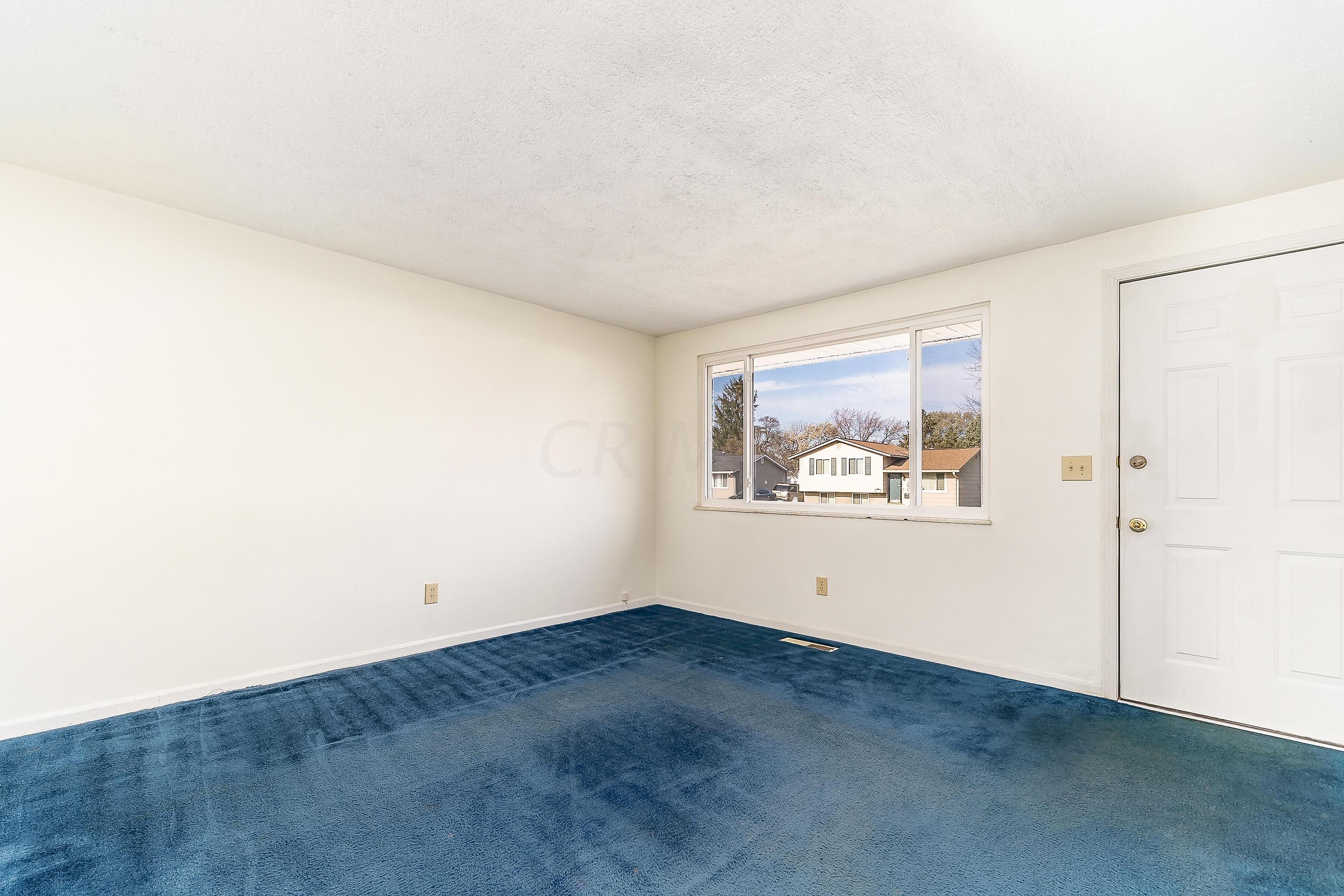 1995 Brookfield Road Columbus, OH 43229 - Photo 4 of 28 Gallery Image 4