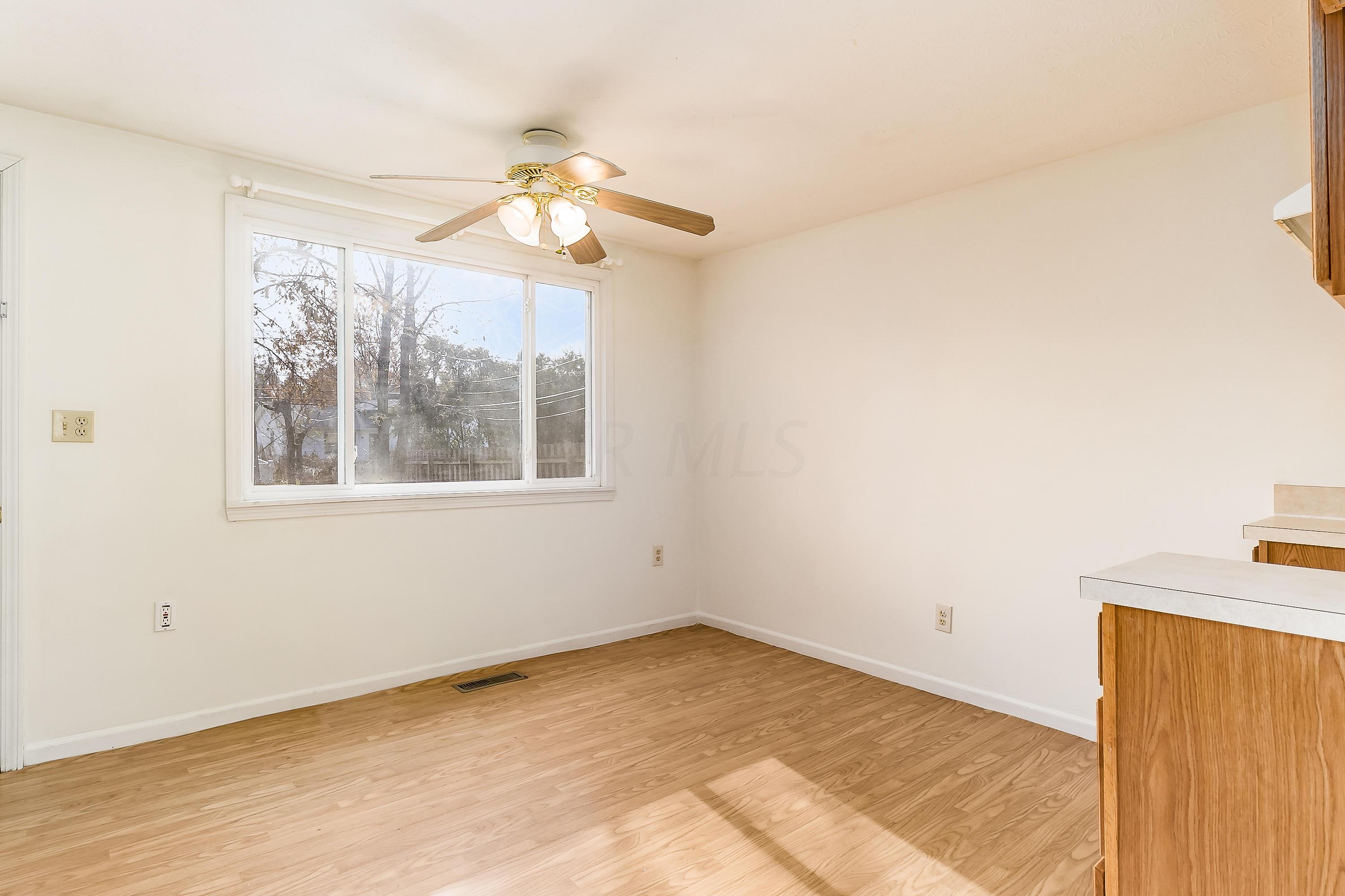 1995 Brookfield Road Columbus, OH 43229 - Photo 5 of 28 Gallery Image 5