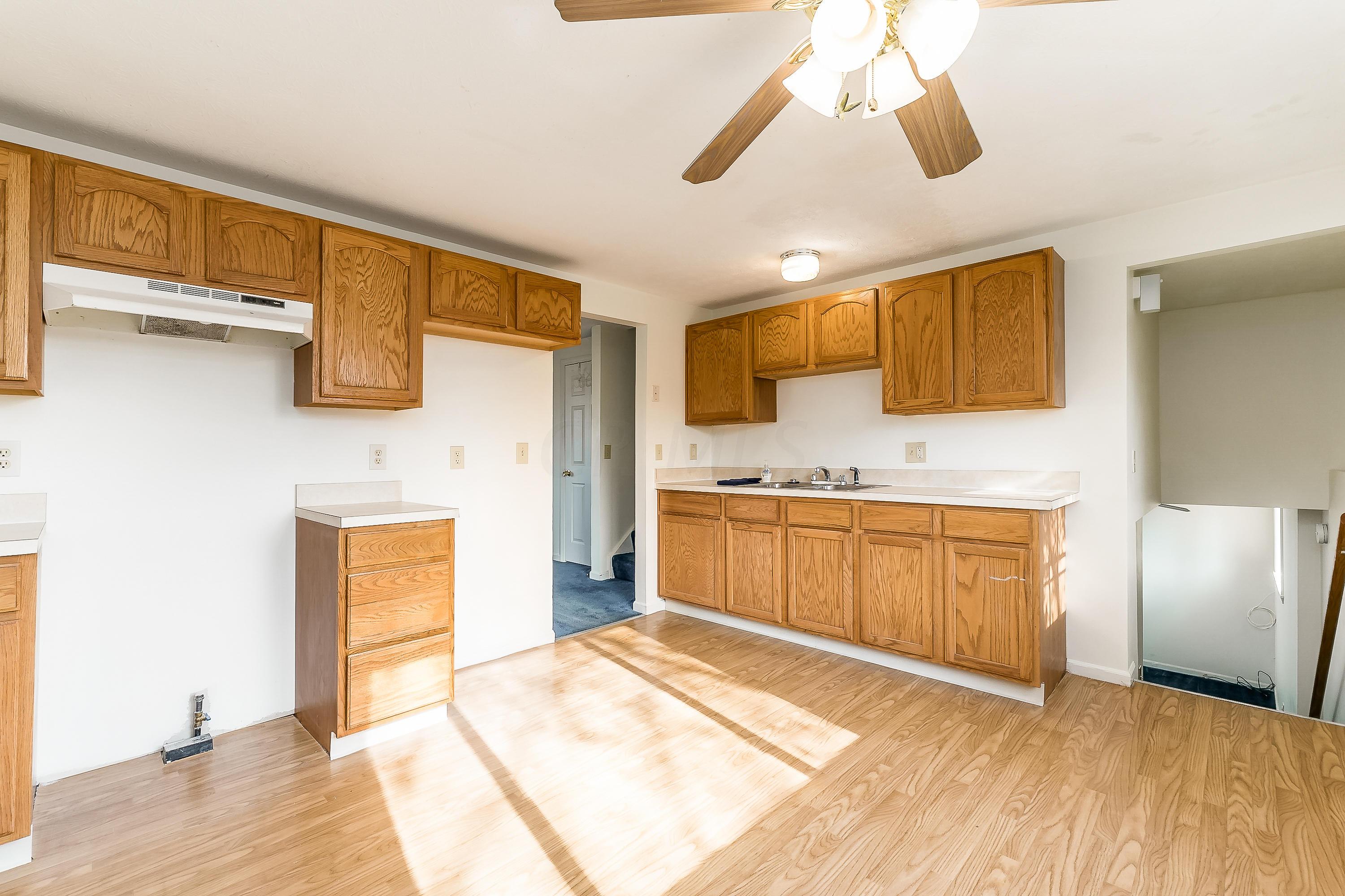 1995 Brookfield Road Columbus, OH 43229 - Photo 6 of 28 Gallery Image 6