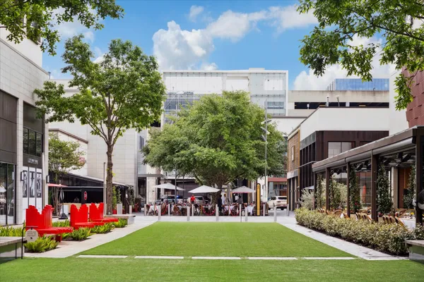 $1,190,000 | 2207 Bancroft Lane, Unit 1606, Houston, TX 77027