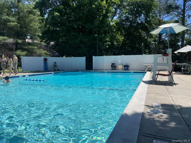 $149,900 | 180 Pinewood Road, Unit 11, Hartsdale, NY 10530