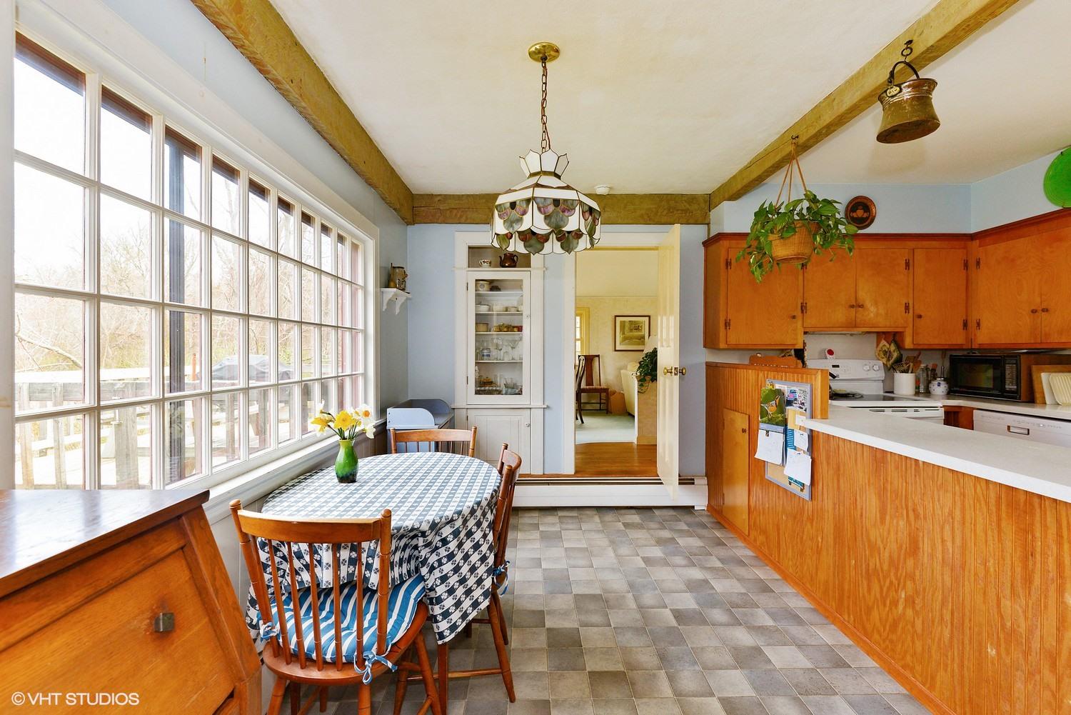 40 Governor Prence Road Eastham, MA 02642 - Photo 6 of 24 06_40GovernorPrenceRoad_177001_Kitchen_M