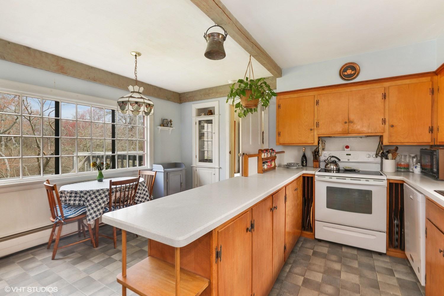 40 Governor Prence Road Eastham, MA 02642 - Photo 8 of 24 08_40GovernorPrenceRoad_177_Kitchen_MLSu
