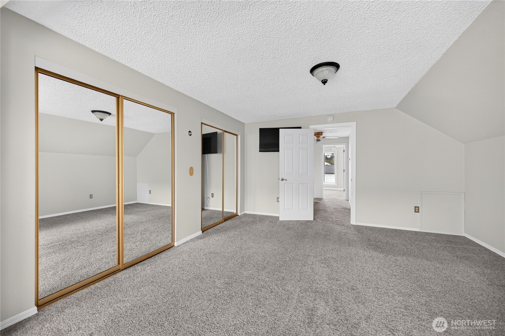 6502 Avondale Road Southwest, Unit 4 Lakewood, WA 98499 - Photo 23 of 34