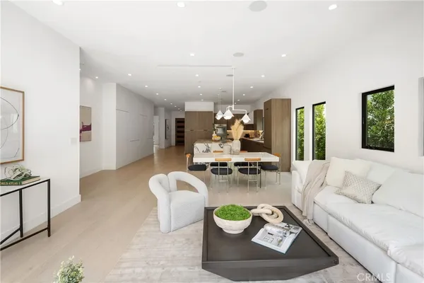 $14,999 | 11666 Margate Street, Valley Village, CA 91601