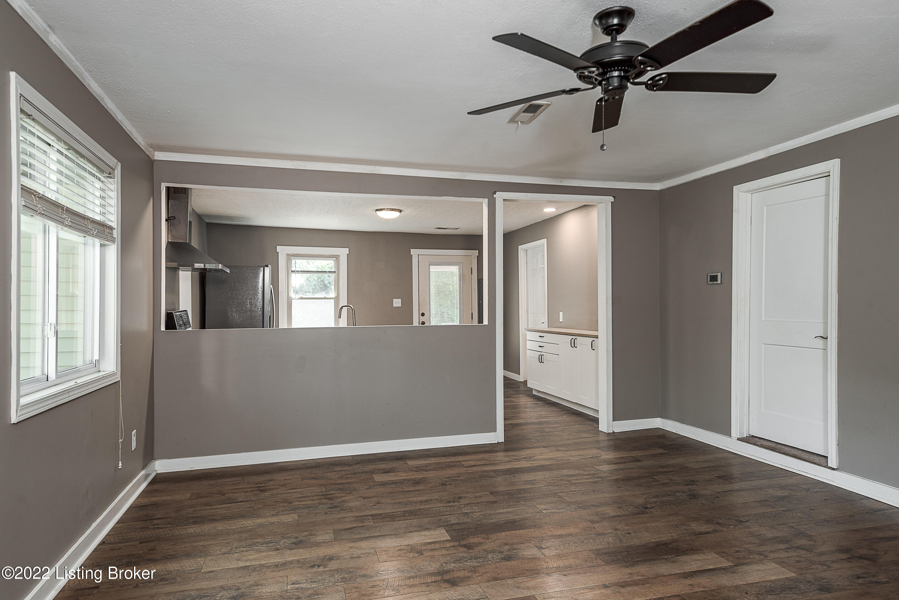 6007 New Cut Road Crestwood, KY 40014 - Photo 5 of 19 AAA NC Great Room 3