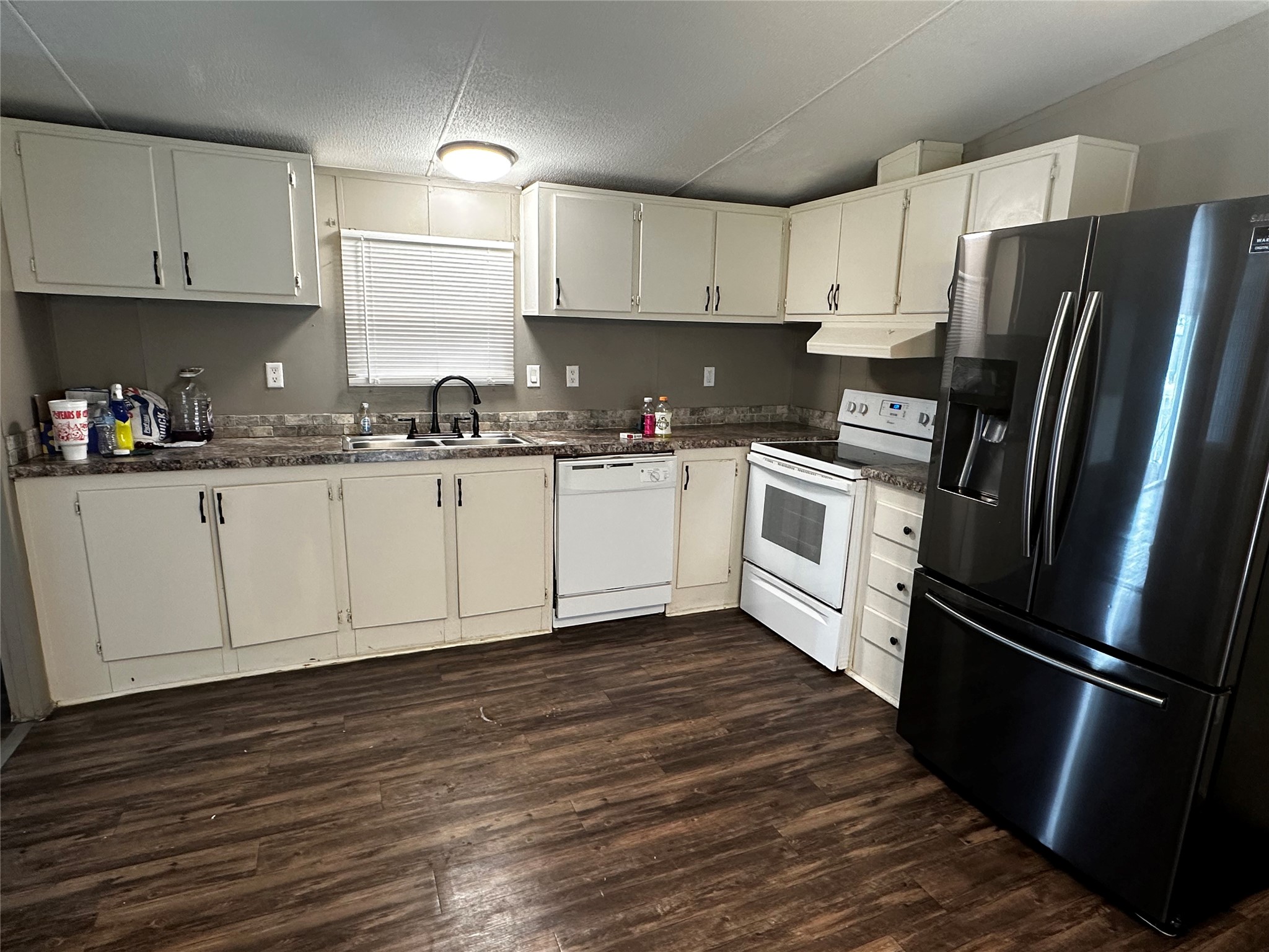 2021 North Battlebell Road, Unit 40 Highlands, TX 77562 - Photo 6 of 7