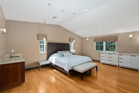 $1,899,000 | 4630 Esparto Street, Woodland Hills, CA 91364