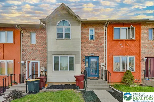 $349,900 | 136 Cornerstone Place, Whitehall, PA 18052